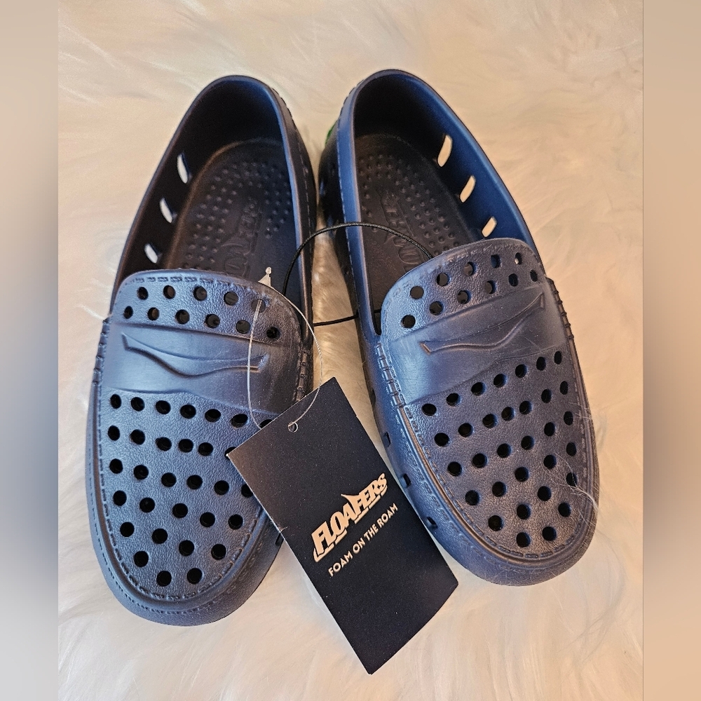NWT Size 12 Kids Floafers Prodigy-1 Navy Peony/Turf Green Summer Water Shoes